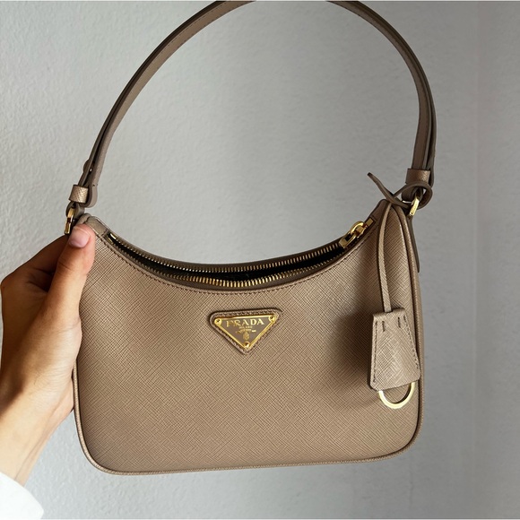 Brand new Prada leather shoulder bag. - Picture 4 of 5